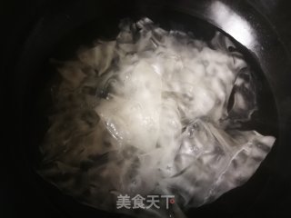 菜芯焖粉皮的做法步骤：4
