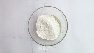 记忆中的味道，经典广式莲蓉月饼的做法步骤：3