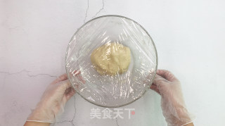 记忆中的味道，经典广式莲蓉月饼的做法步骤：4