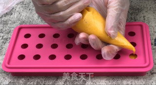 网红流心月饼，在家自制更美味的做法步骤：8