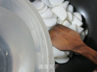 扇贝肉炒萝卜的做法步骤：3