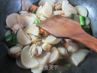 扇贝肉炒萝卜的做法步骤：9