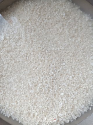 香肠土豆焖饭的做法步骤：1