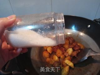 酸甜五花烧土豆的做法步骤：8
