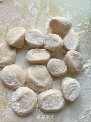 茴香鸡蛋水饺的做法步骤：6