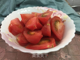 西红柿金针菇汤的做法步骤：1