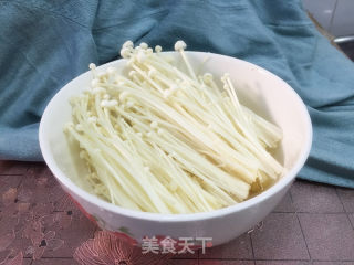 西红柿金针菇汤的做法步骤：3