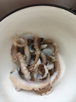 豆腐炒章鱼腿的做法步骤：1