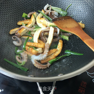 豆腐炒章鱼腿的做法步骤：11