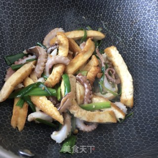 豆腐炒章鱼腿的做法步骤：14