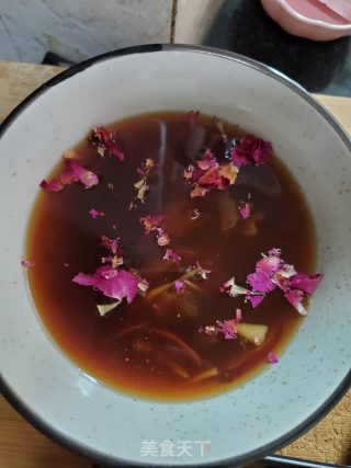桂圆红枣玫瑰姜茶的做法步骤：6