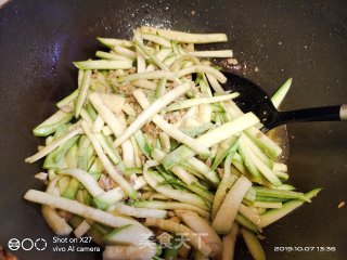 西葫芦炒肉末的做法步骤：6