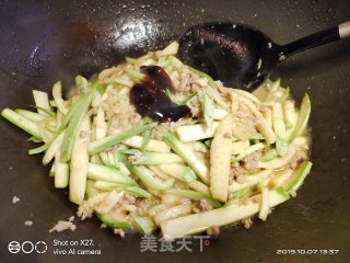 西葫芦炒肉末的做法步骤：7
