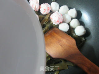 虾味球鱼丸海带汤的做法步骤：4