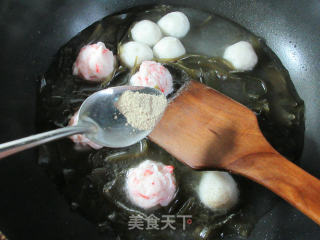 虾味球鱼丸海带汤的做法步骤：6