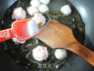 虾味球鱼丸海带汤的做法步骤：7