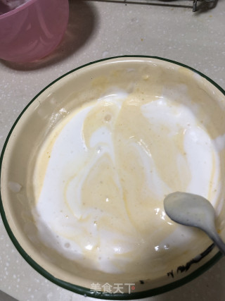酸奶果干蛋糕的做法步骤：3