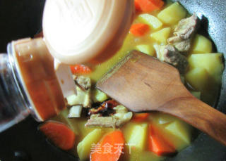咖喱排骨胡萝卜土豆的做法步骤：11