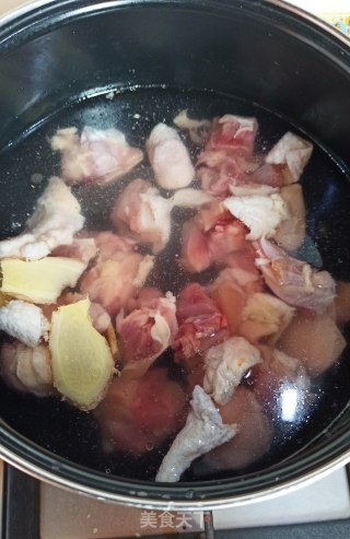香菇焖鸡块的做法步骤：4