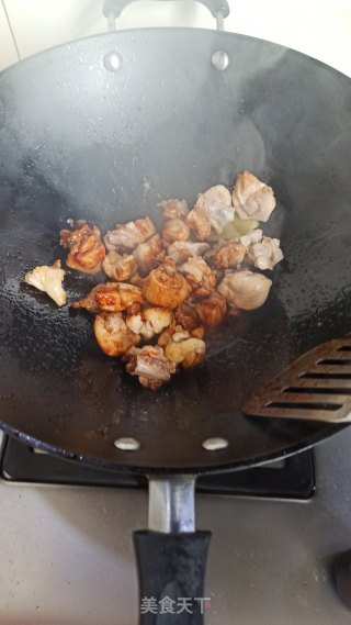 香菇焖鸡块的做法步骤：6