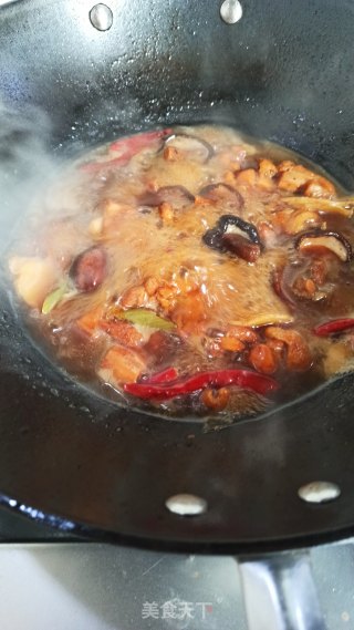 香菇焖鸡块的做法步骤：11