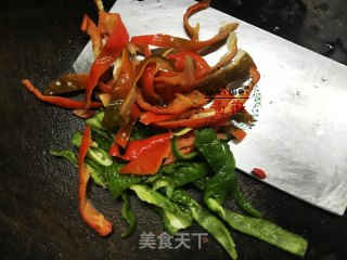 这道菜太下饭啦，辣爽可口，一口气能吃两碗饭！的做法步骤：4