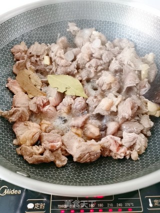 番茄焖牛腩的做法步骤：5