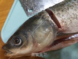 粉条豆腐炖鱼的做法步骤：1