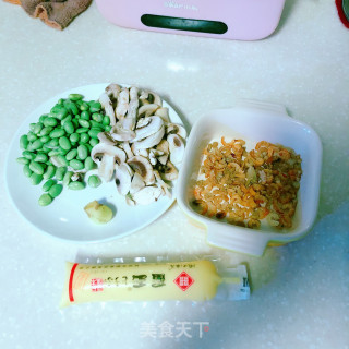 毛豆海米蘑菇蒸豆腐的做法步骤：1