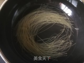 白菜豆腐炖粉条的做法步骤：1