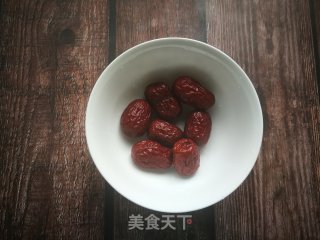 红枣山药银耳汤的做法步骤：2