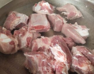 山药炖排骨的做法步骤：1