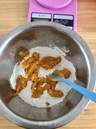 新手也可以做的 ????南瓜馒头的做法步骤：5