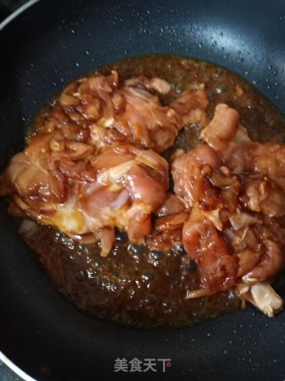酱烧鸡腿的做法步骤：4