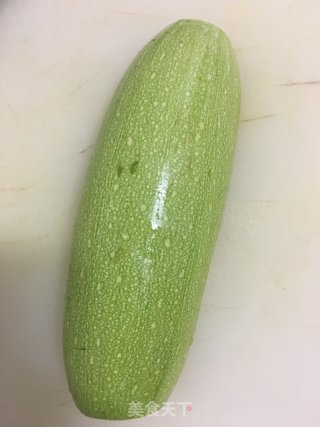 肉片烧西葫芦的做法步骤：1