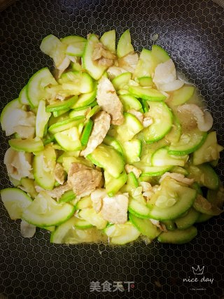肉片烧西葫芦的做法步骤：10