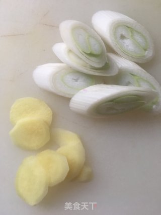 私房烧牛肉的做法步骤：2