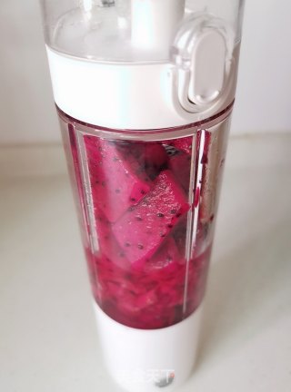 火龙果麻薯软欧包的做法步骤：2