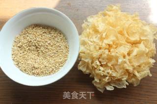 #润燥汤羹#燕麦银耳羹的做法步骤：1
