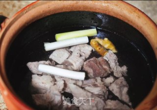 绿豆薏仁龙骨汤的做法步骤：3