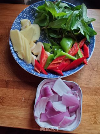三杯鸡的做法步骤：4