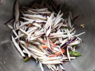 茄子青椒鸡蛋饼的做法步骤：3