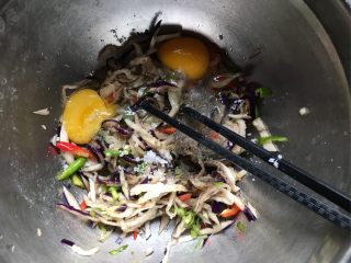 茄子青椒鸡蛋饼的做法步骤：5