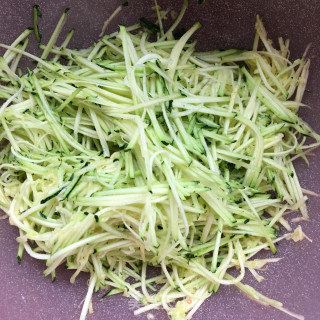 南瓜肉饺的做法步骤：2
