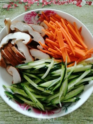 炒饼的做法步骤：1