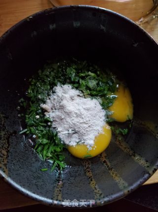 韭菜蛋饼的做法步骤：2