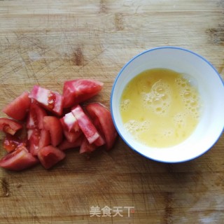 番茄西葫芦炒蛋的做法步骤：2