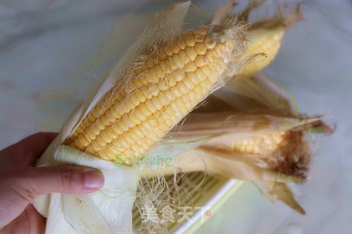 煮甜玉米的做法步骤：1