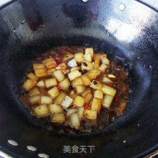 豆瓣酱炒凉粉的做法步骤：4