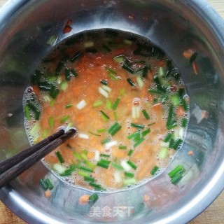 胡萝卜小葱煎鸡蛋的做法步骤：3